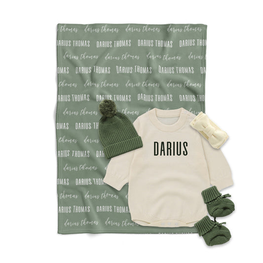 Romper, Booties, Hat or Bow and swaddle blanket: Ideal Model - Newborn to 2 months